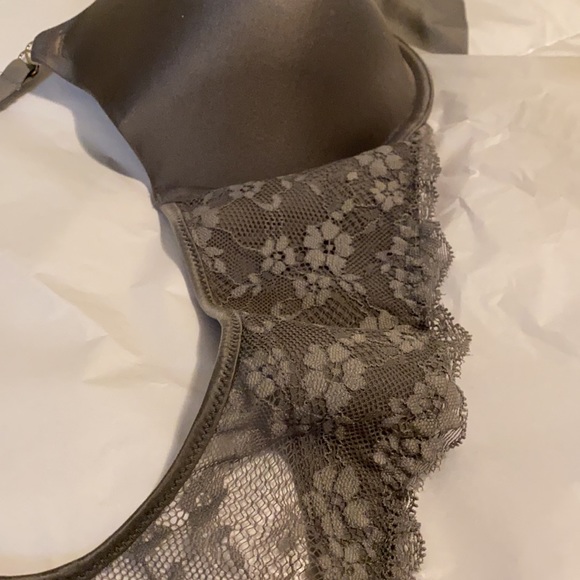 White Maidenform 38C lace racerback front closure - Picture 10 of 13